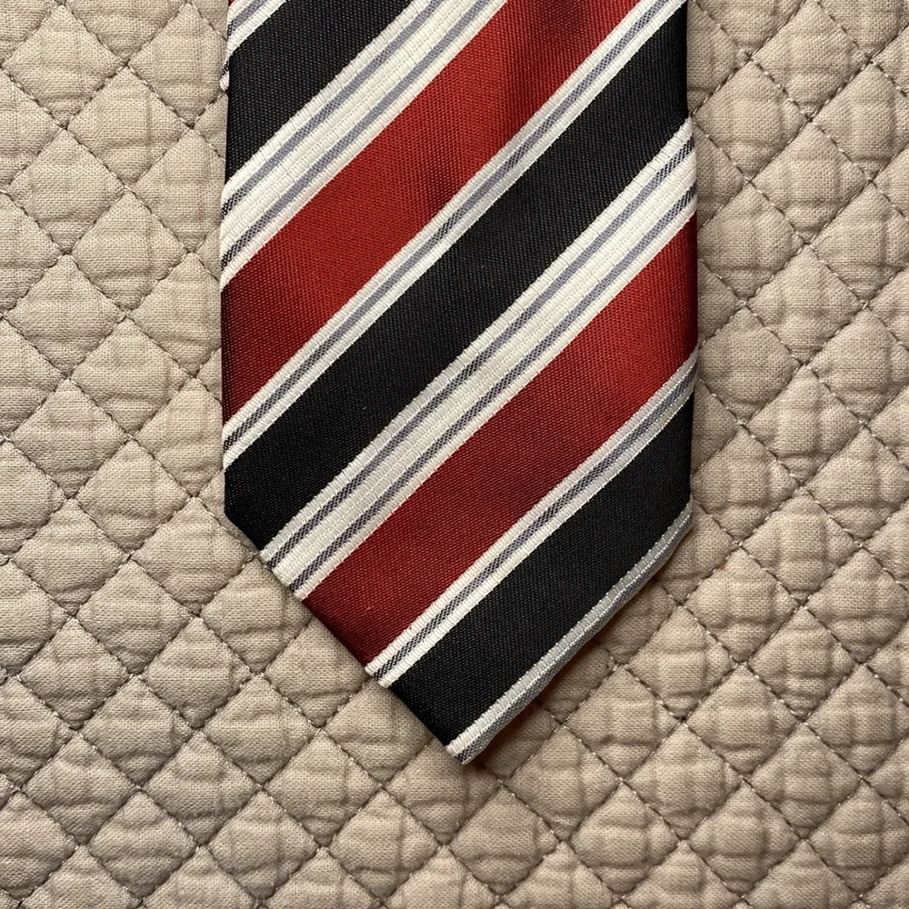 Boy’s Clip-On Striped Tie (14.5” length) (LIKE NEW)